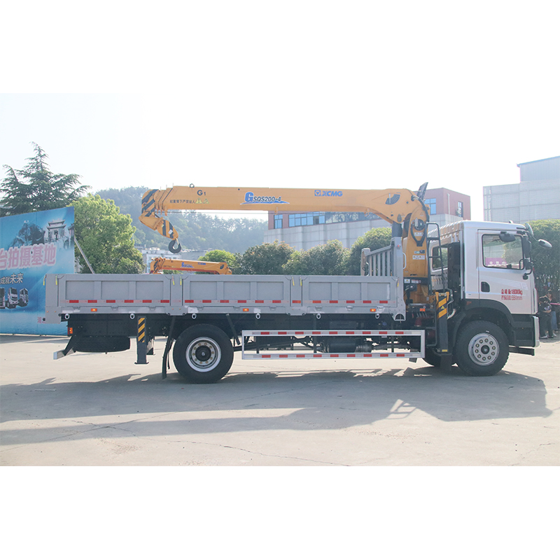 Affordable Heavy-Duty Crane Truck with Lifting Equipment for Sale