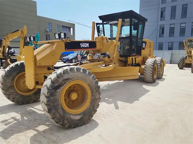 Cat 140h Grader View 1