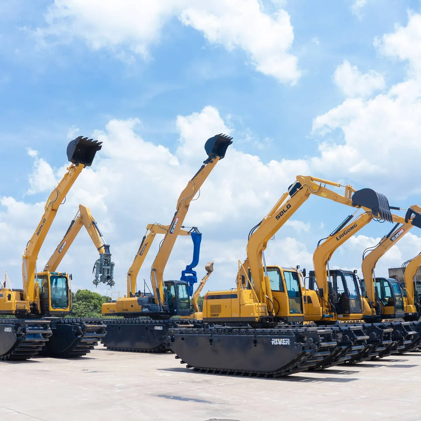 Factory Affordable Wholesale Stock Swamp Excavator Used Construction Machinery Africa Hot Sale Product Amphibious Marsh Buggy Floating Machine