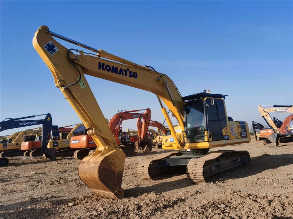 Secondhand Construction Machinery Komatsu PC220-8 Track Digger Engineering Equipment