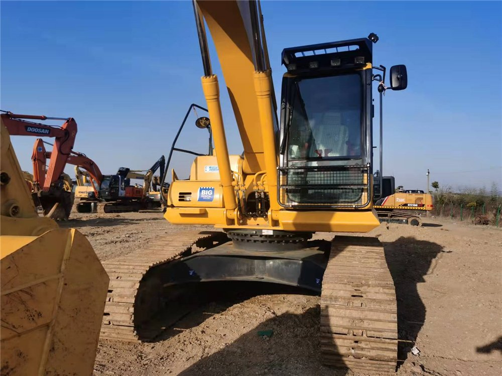 Secondhand Construction Machinery Komatsu PC220-8 Track Digger Engineering Equipment
