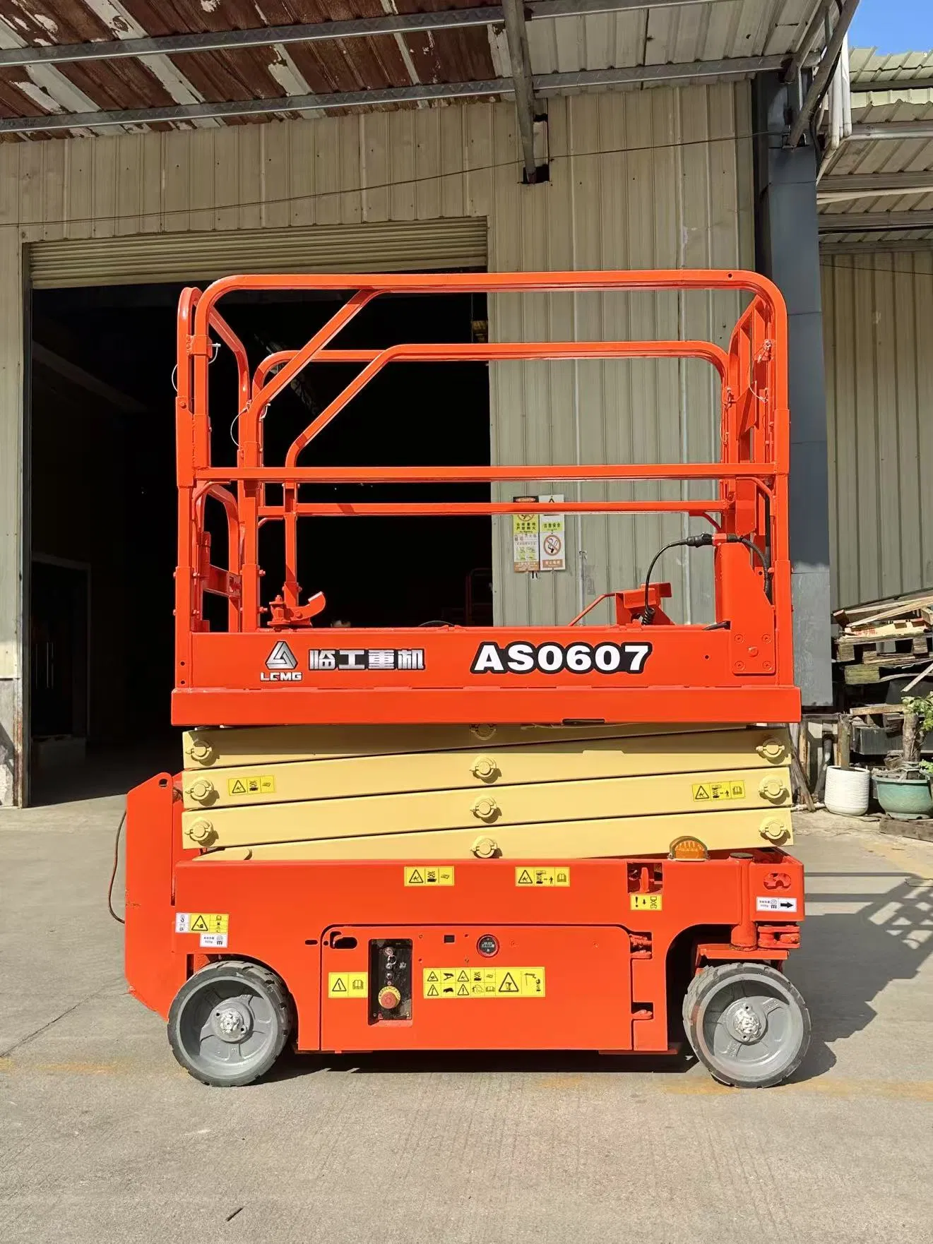 Heavy-Duty 4-Wheel Hydraulic-Driven Second-Hand Refurbished Scissor Equipment