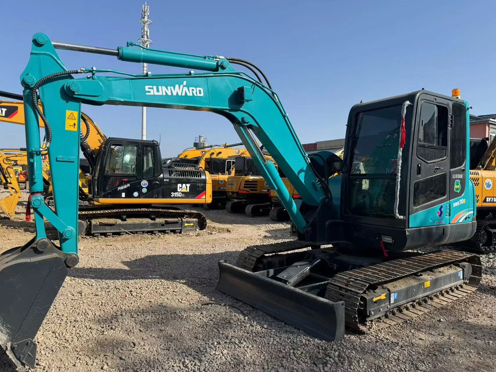 Chinese Sunward 70e, Mini Excavator Stock for Sale, Used Construction Equipment with Good Conditions