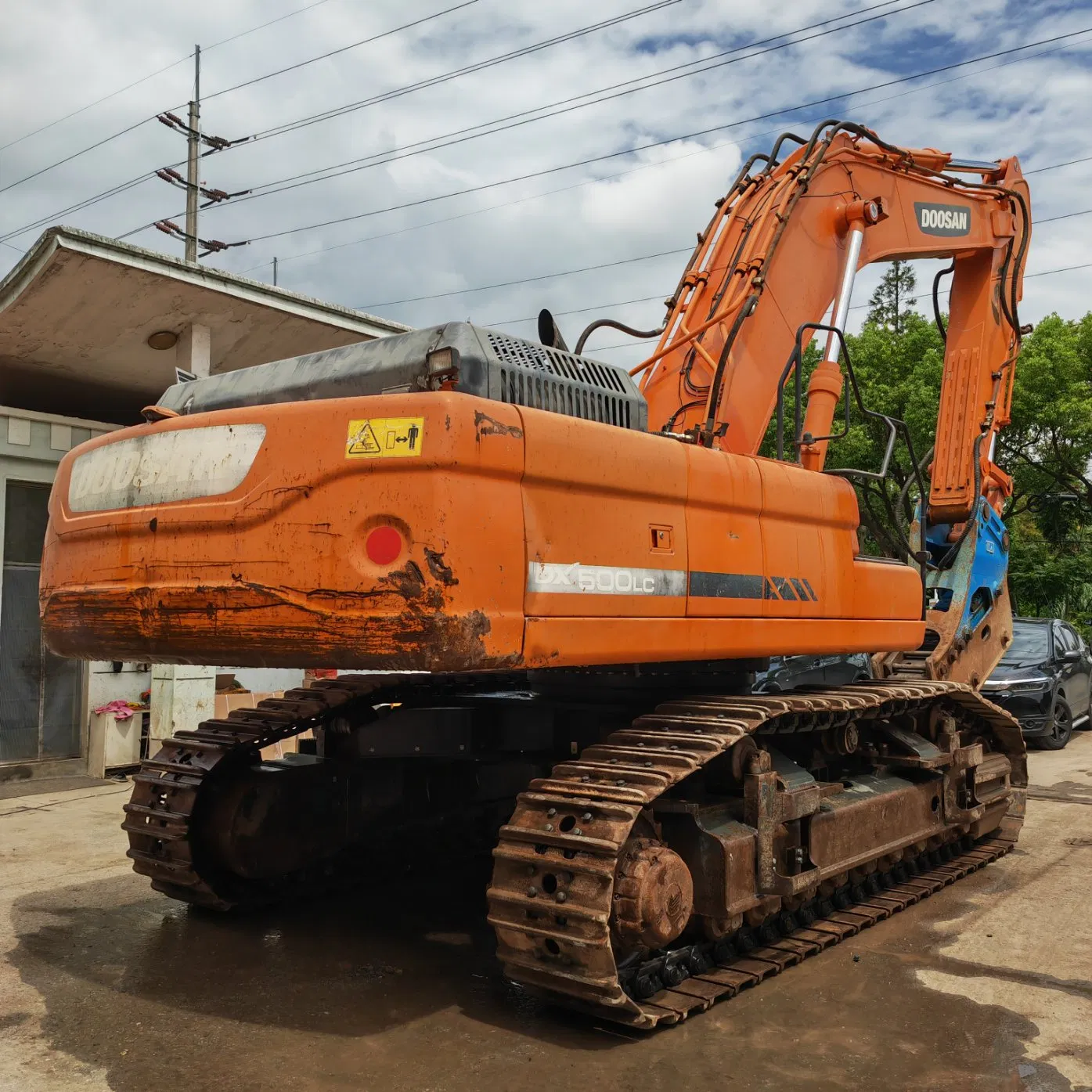 Reliable Doosan Dx500LC Pre Owned 50 Ton Excavator Available for Large Scale Construction and Bulk Material Handling