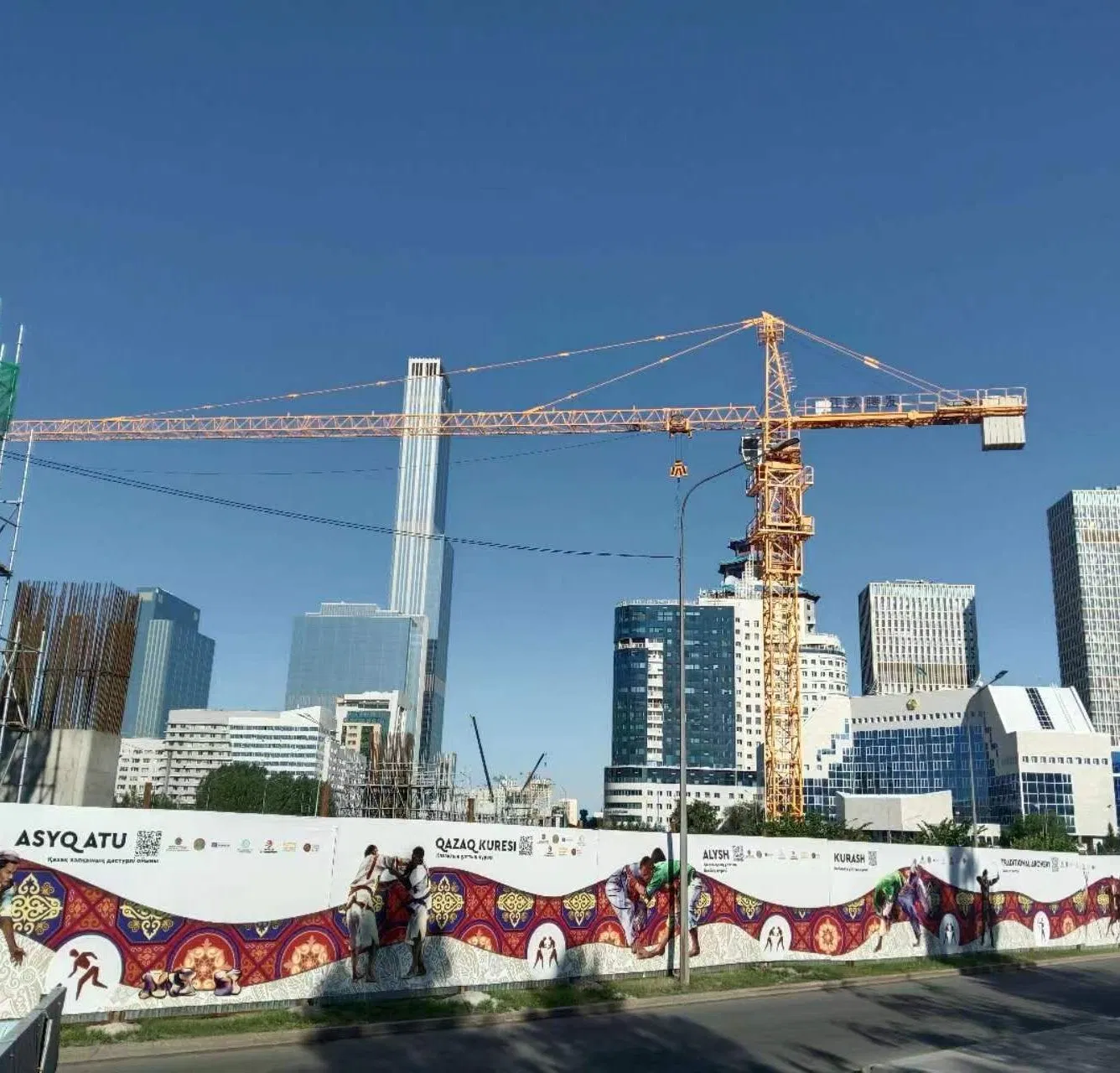 ISO-Compliant Chinese 5-16 Ton Lifting Capacity Tower Crane Heavy Construction Equipment