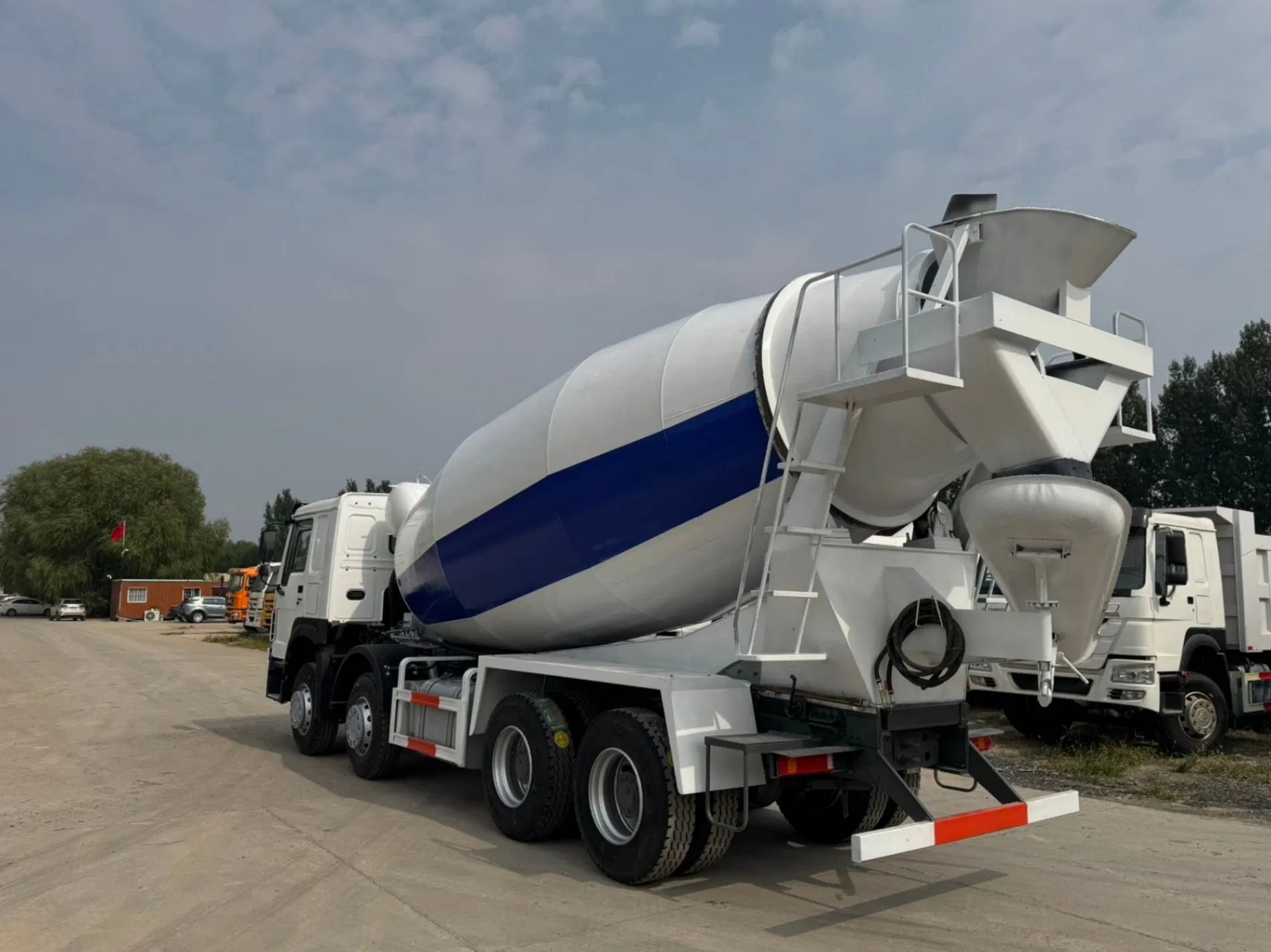 Hot-Selling Construction Machinery 300-400HP for Infrastructure Works