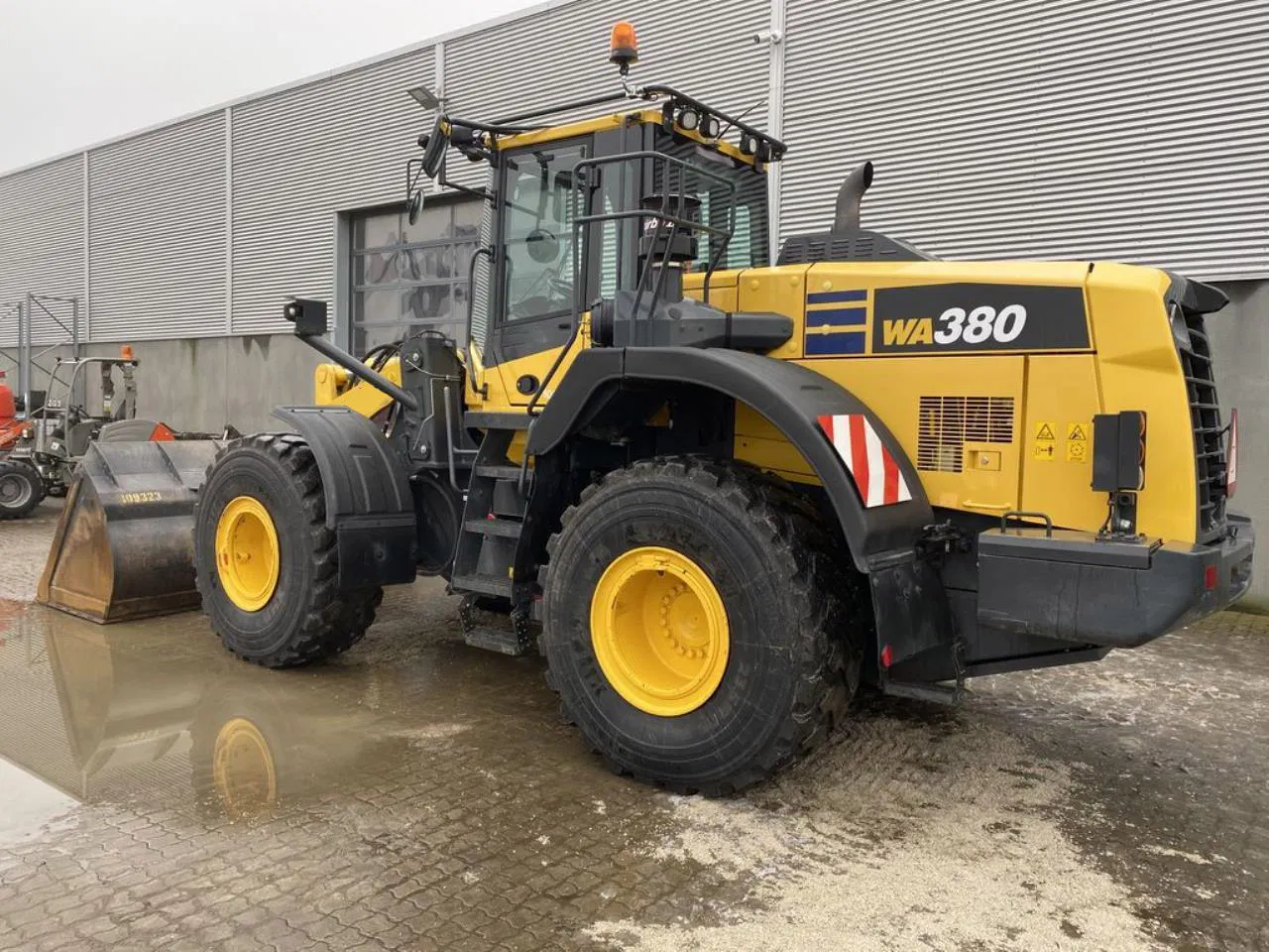 Wa380 Heavy Equipment Wheel Loader for Mining Earthmoving Projects