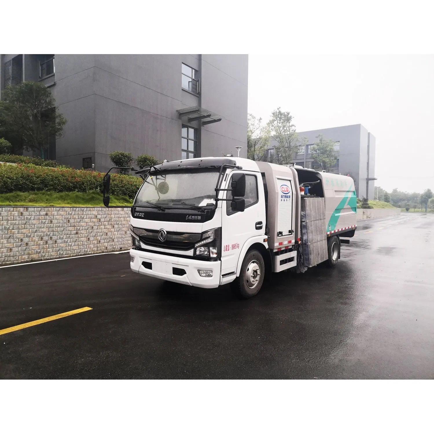 Dongfeng Cl5090gqxbev Pure Electric 9t Guardrail Cleaning Truck