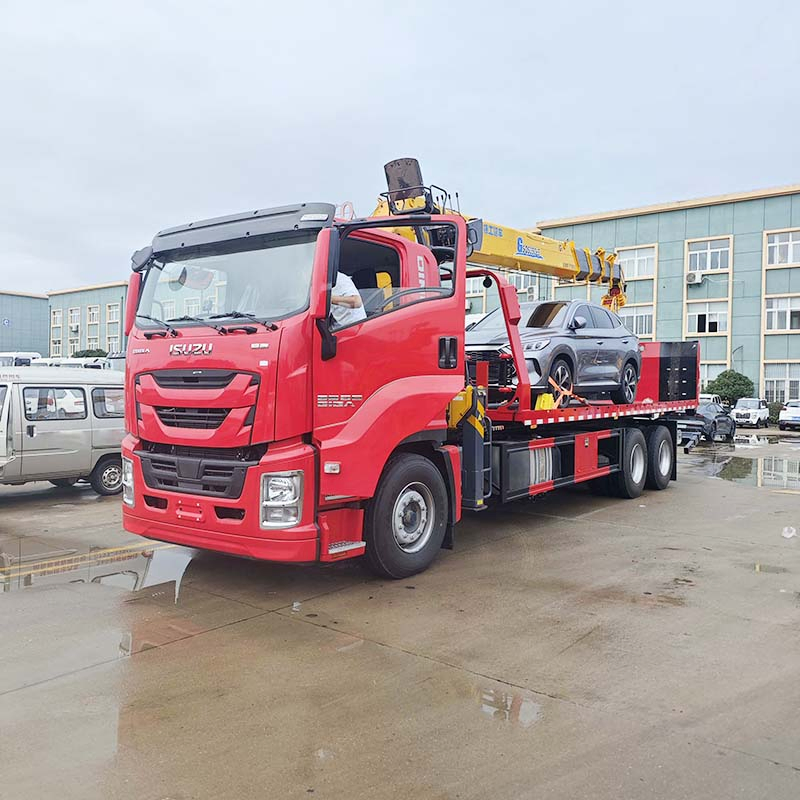 6×4 Integrated Tow Truck Equipped with a 14-Ton Crane, It Can Lift Disabled Vehicles Stuck in Difficult Terrain and Transfer Them to a Flatbed.
