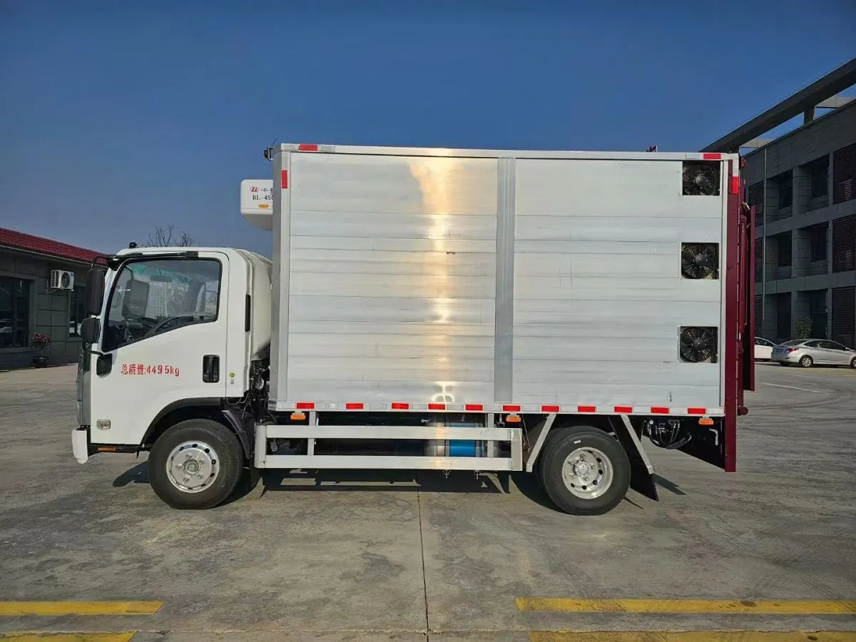 60~90 Pcs FAW Livestock transport truck Live Pig Hog Goat Sheep Truck