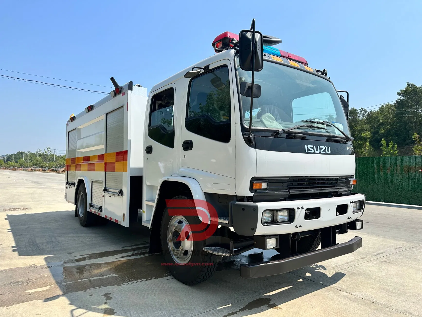 Reliable China Fire Engine Isuzu Fvr 1500 Gallons 6000L 8000L 8ton 8000liters Water &amp; Foam Fire Fighting Truck with Fire Pump