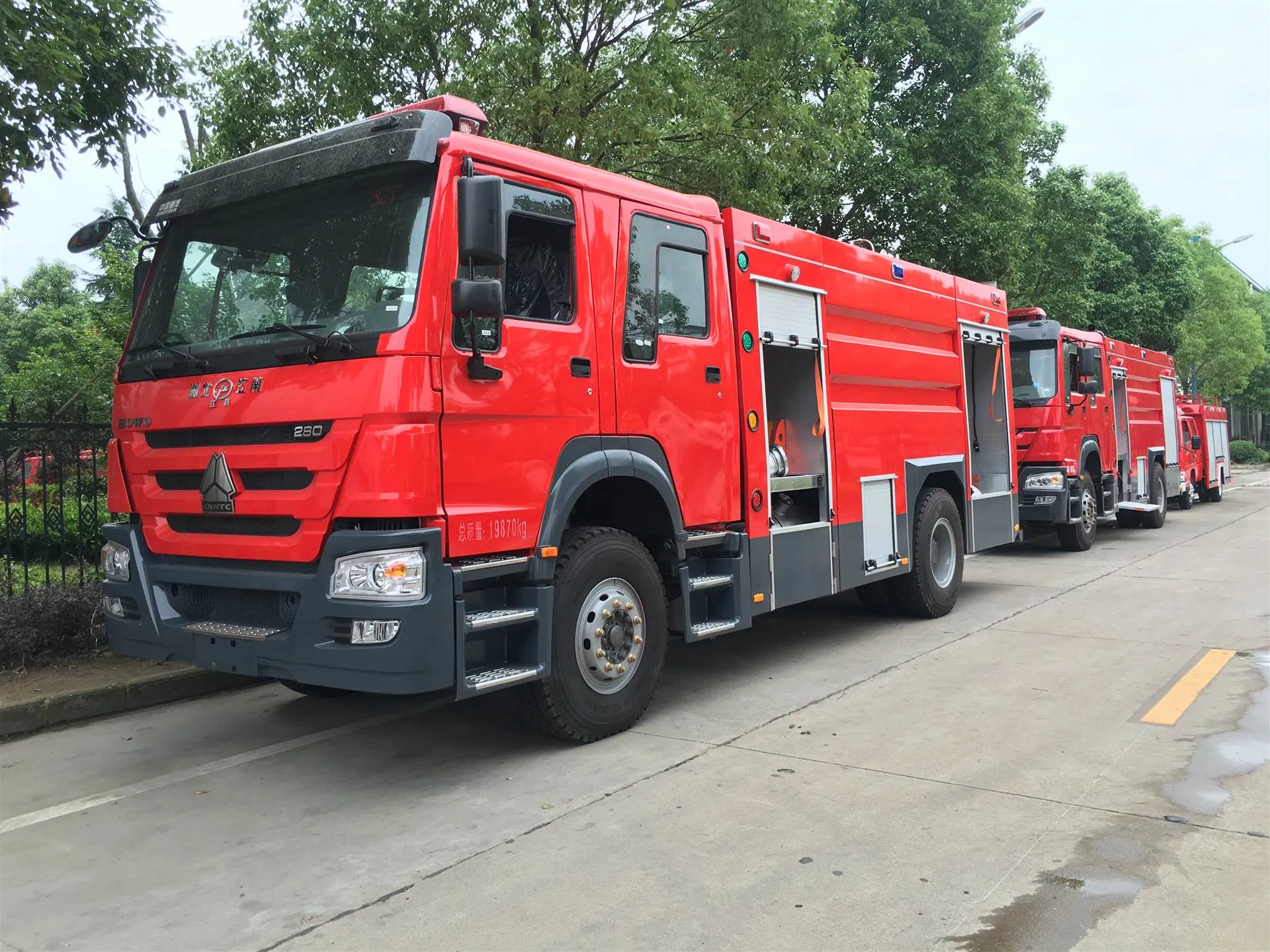 HOWO Good Quality 8tons 8000liter Water Tank Foam Tank Fire Fighting Truck Fire Engine Fire Tender Fire Rescue Truck Fire Fighting Vehicle Price for Sale