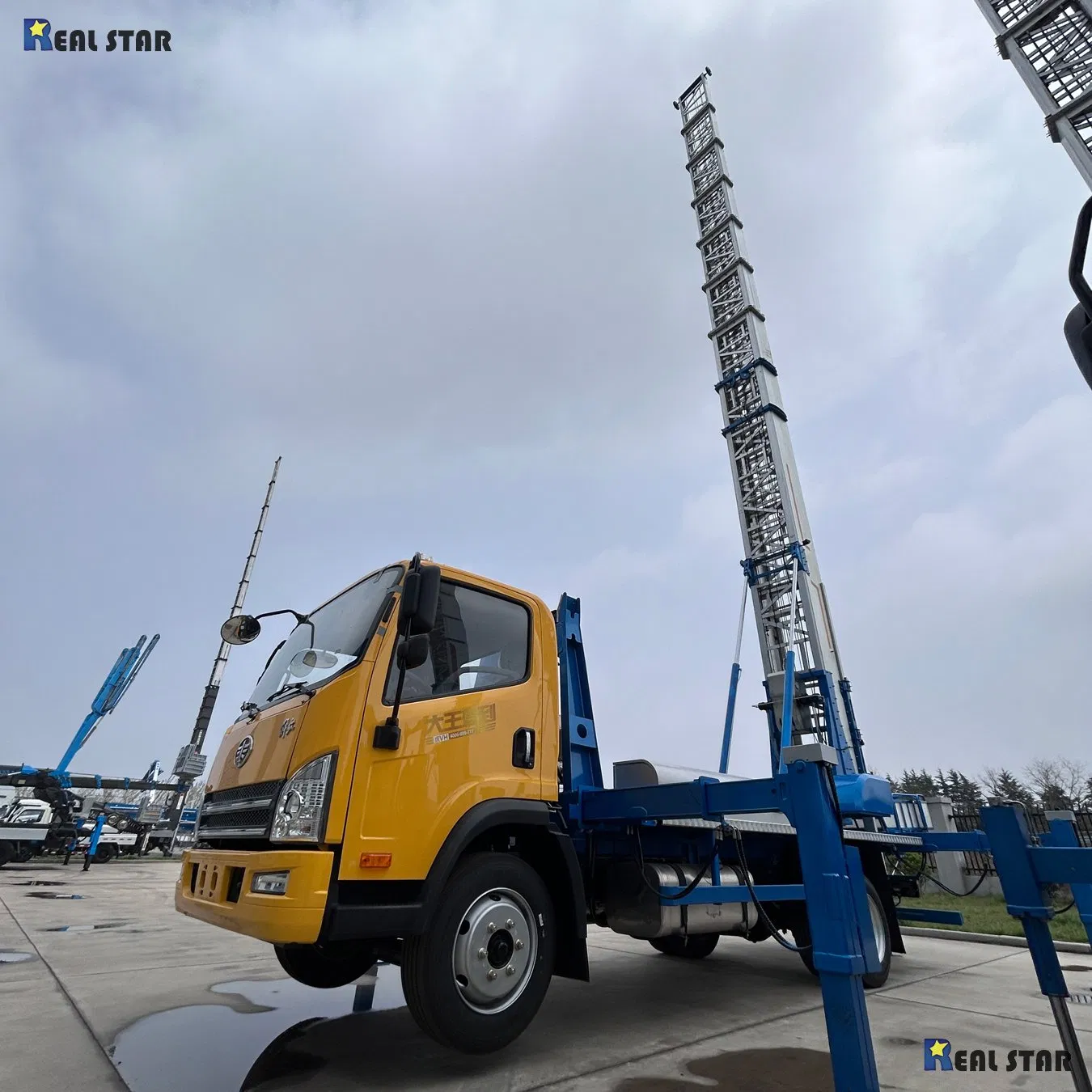 Aerial Work Ladder Lift Platform High Altitude Operation 25m 29m 30m 32m 33m 42m 45m 48m Lifting Pickup Crawler Bucket Hydraulic Raising Truck