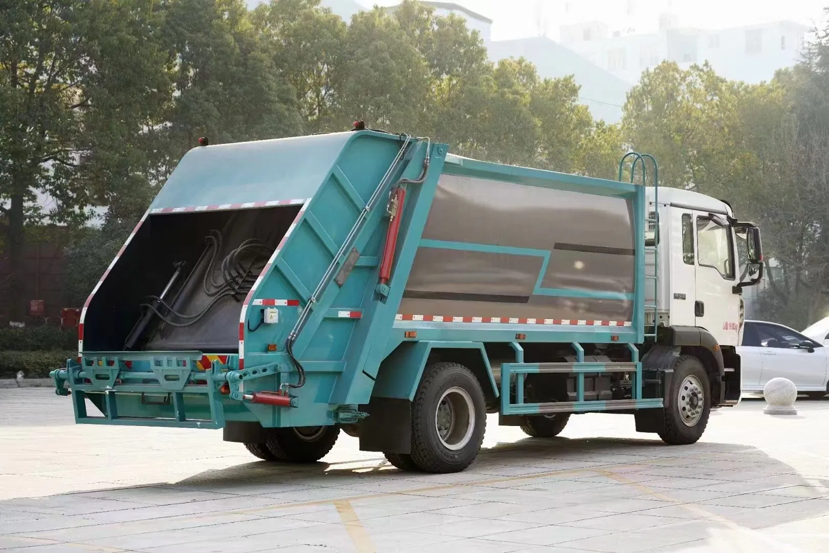 HOWO 4X2 Garbage Compactor Trucks 12m3 Garbage Truck for Sale