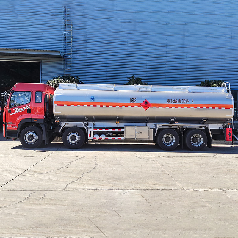 FAW 8X4 Aluminum Alloy Fuel Tanker Oil Tank Truck with Fuel Bowser