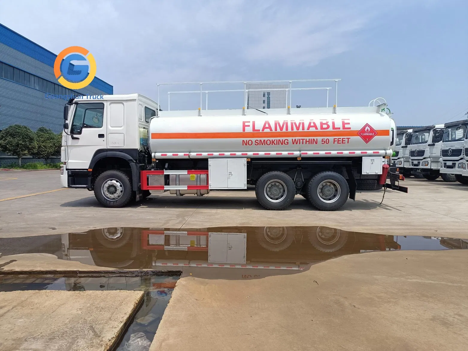 Heavy Duty Large Volume LPG LNG HOWO Stainless Steel Aluminum Alloy Corrosion Resistant Tank Body Tanker Liquid Chemical Oil Fuel Tank Truck