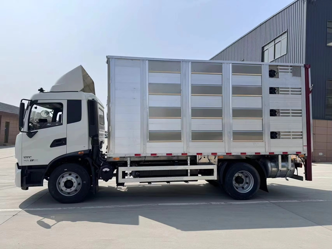 Livestock Transport Truck for Pigs and Cows-Custom Box Sizes, Air Conditioning &amp; Filter Monitoring