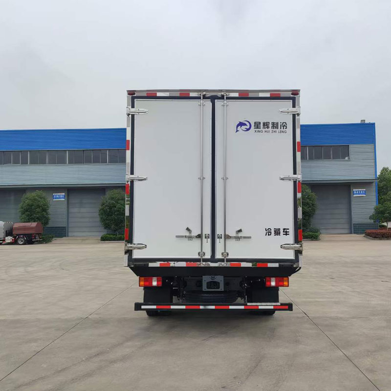 HOWO 4X2 Refrigerator Truck - Small Van Trucks for Sale