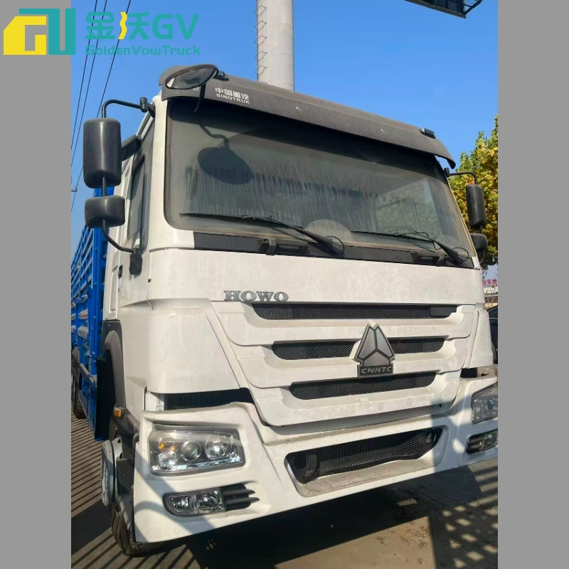 Sinotruk HOWO Truck Fence Cargo Truck Animal Livestock Transport