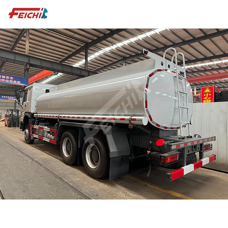 Sinotruk HOWO Tanker Oil Tank Truck 25000L 20000L Carbon Steel Tanker 6X4/8X4 10 Wheel 12 Wheel Oil Fuel Tanker Fuel Tanker Truck