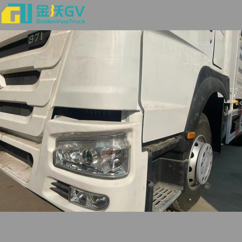 Sinotruk HOWO Truck Fence Cargo Truck Animal Livestock Transport