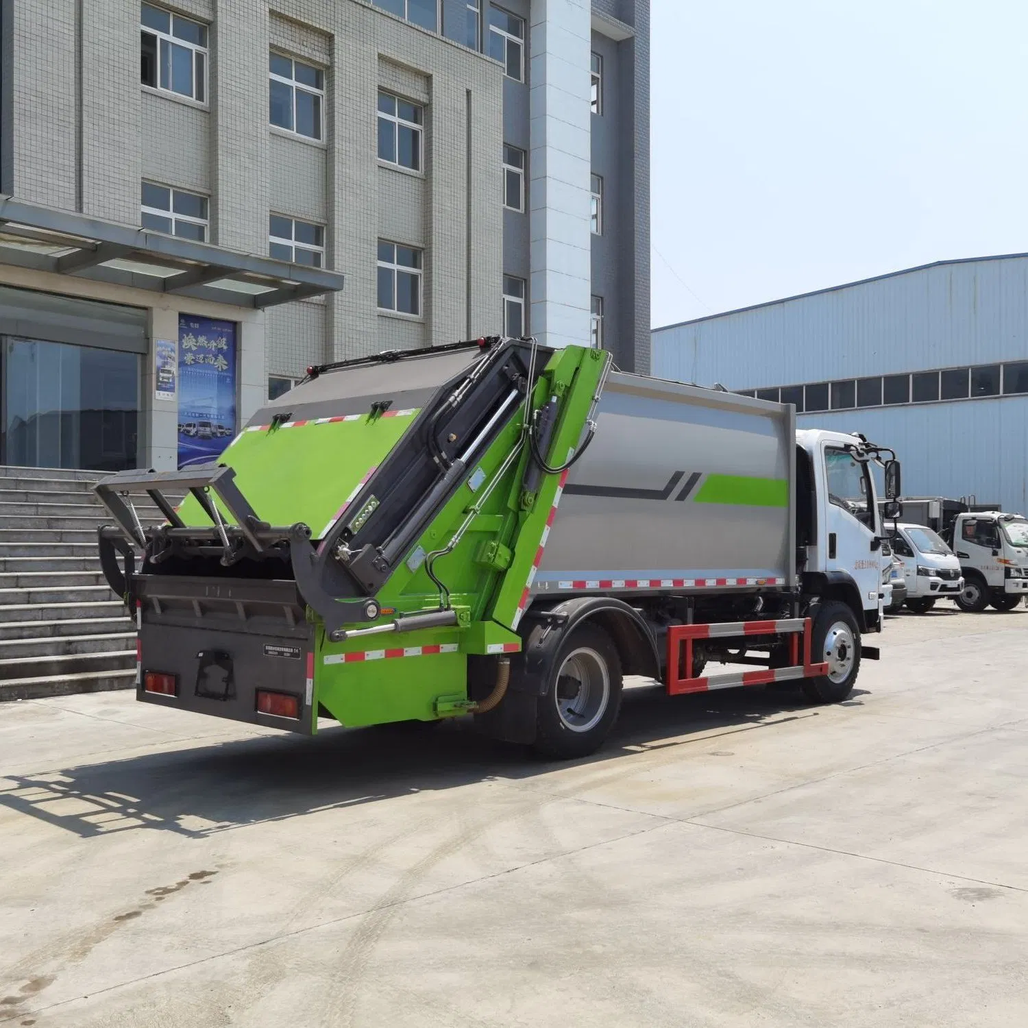 Dongfeng D7 10 Cbm Garbage Compactor Truck Compressed Garbage Truck