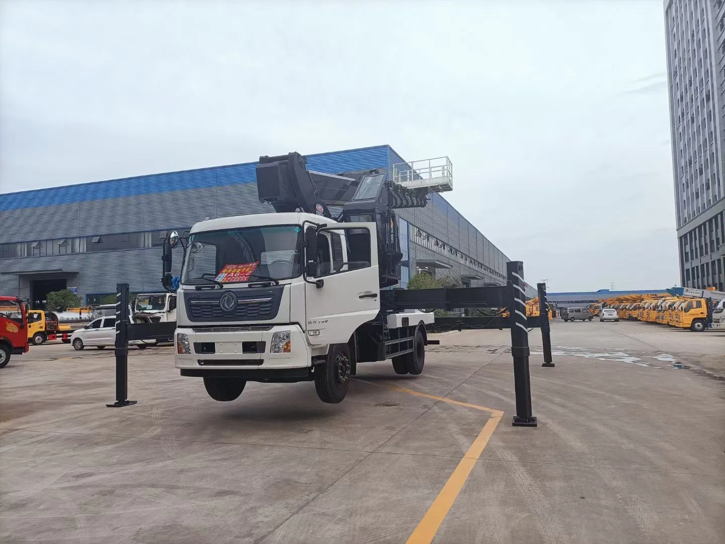 Dongfeng 28 30 32 34 36 38 Meters High Altitude Aerial Working Platform Insulated Bucket Truck Telescopic Arm Manned Lift Aerial Work Vehicle