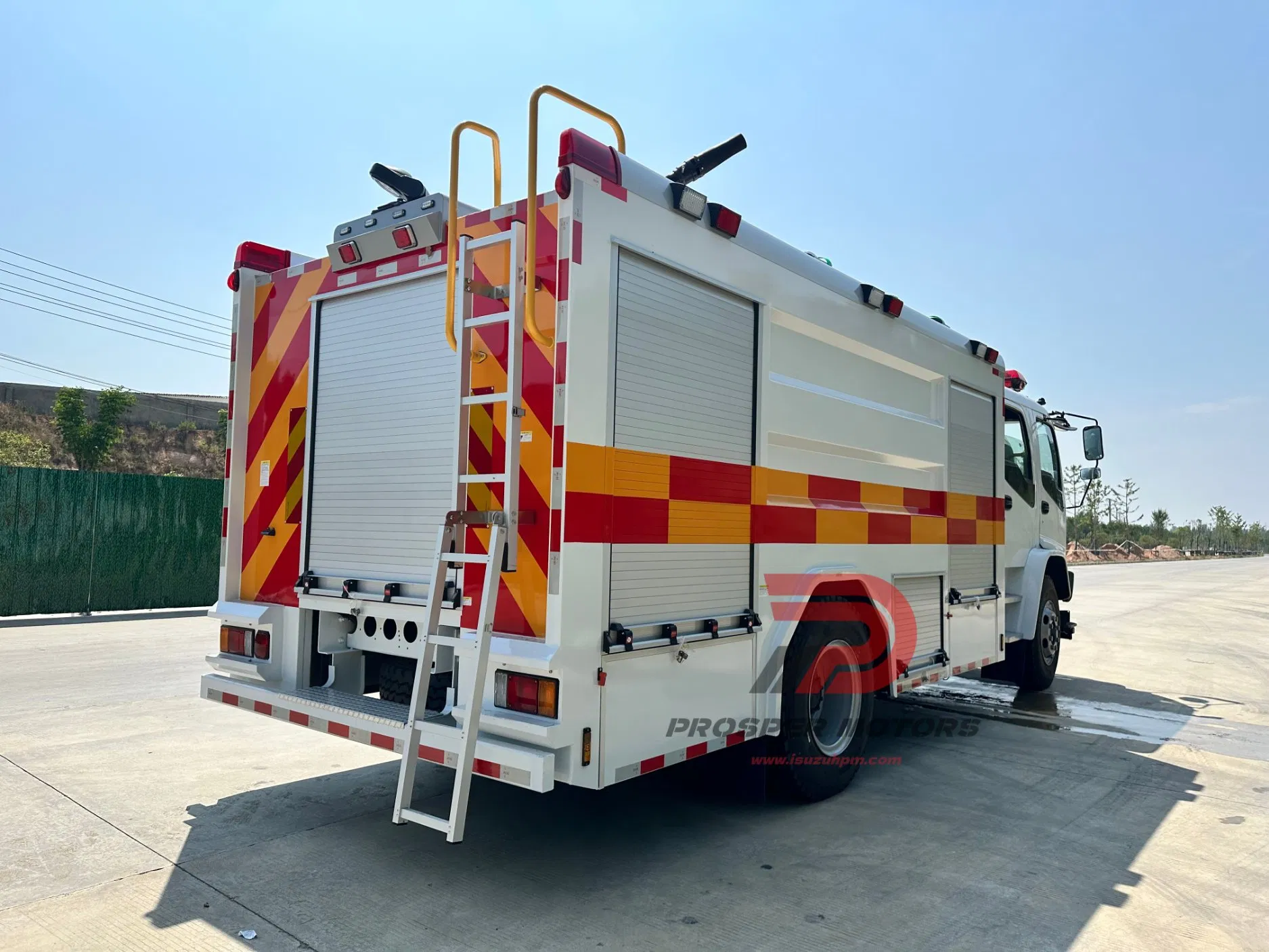Reliable China Fire Engine Isuzu Fvr 1500 Gallons 6000L 8000L 8ton 8000liters Water &amp; Foam Fire Fighting Truck with Fire Pump