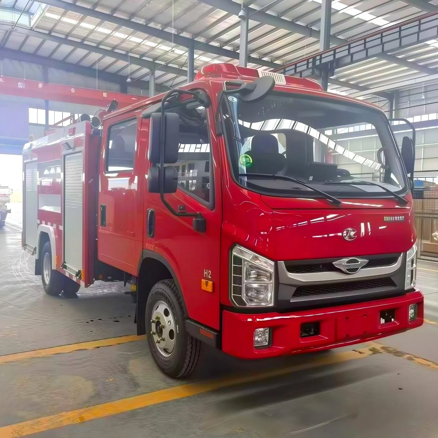 Compact 3-12 Ton Fire Fighting Truck Water Tank Foam Multi-Functional Fire Extinguishing