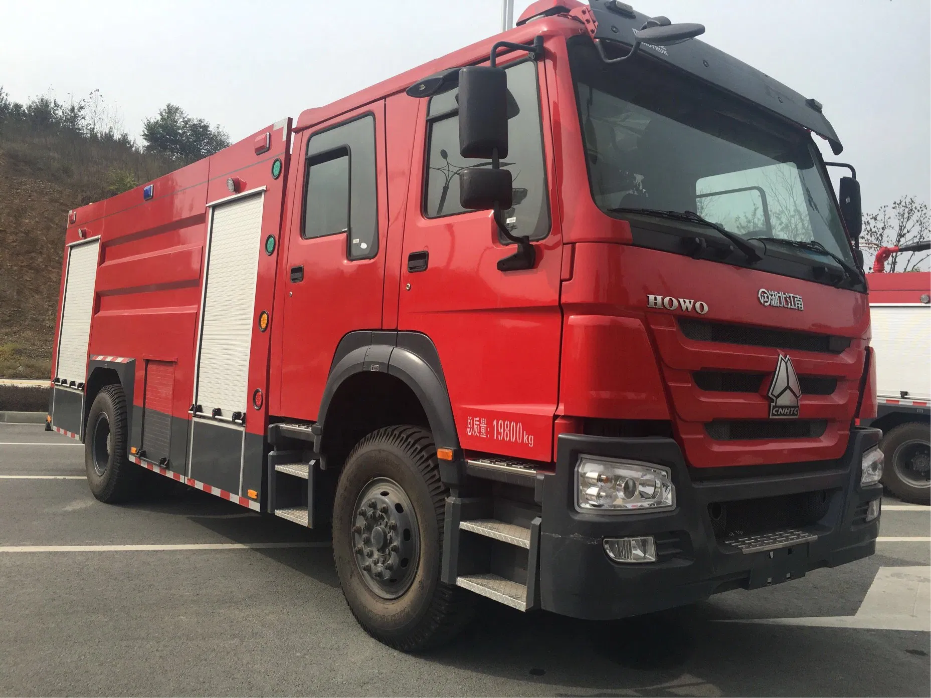 HOWO Good Quality 8tons 8000liter Water Tank Foam Tank Fire Fighting Truck Fire Engine Fire Tender Fire Rescue Truck Fire Fighting Vehicle Price for Sale