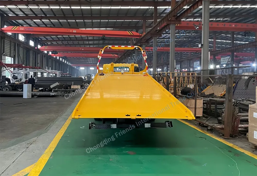 ISUZU Recovery Truck Rear View