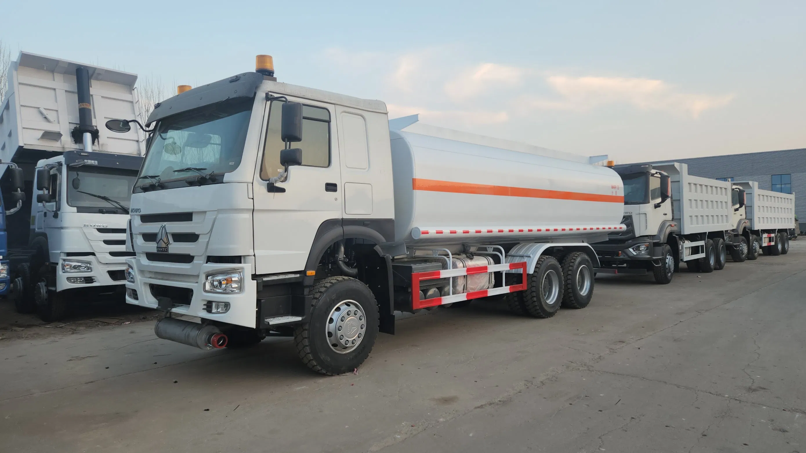 Refurbished Remanufactured Used Sinotruk HOWO Fuel Tanker Truck 6X4 8X4 23000 Liters 23 Cubic Meters Low Price Oil Tank Truck