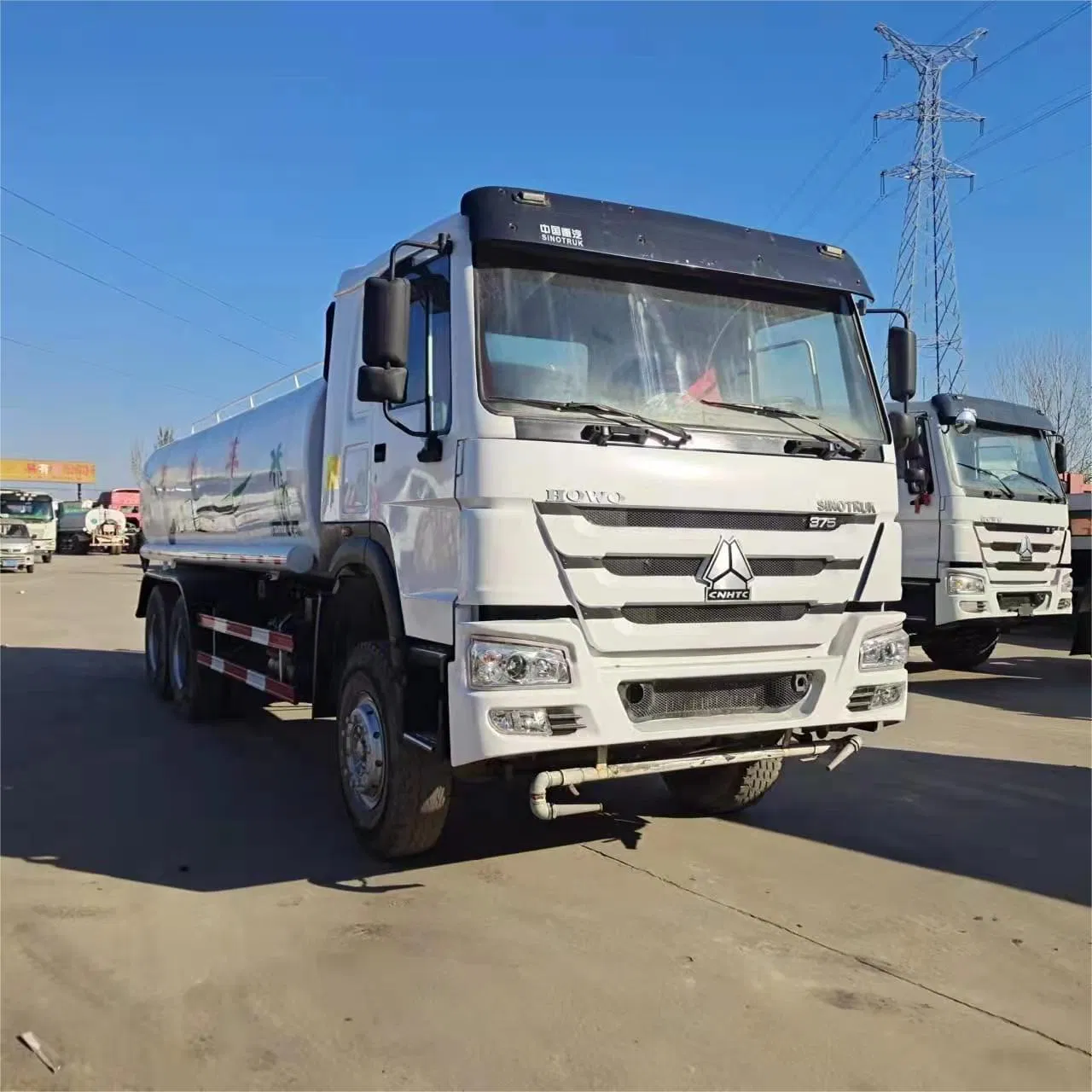 Sinotruk HOWO New Used Factory 4X2 6X4 8X4 300HP 380HP 400HP 10cub 20cub 30cub Cargo Heavy Fire Fighting Drinking Sprinkler Bowser Water Tanker Tank Truck