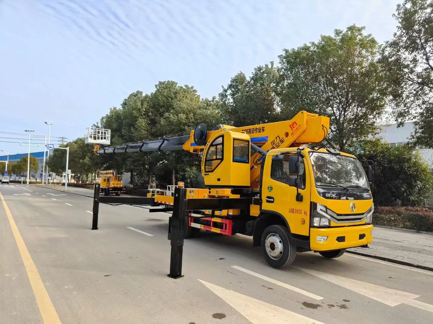 Factory Sale 23m 27m 30m 35m 45m Aerial Work Truck Boom Lift Truck Aerial Work Platform Truck High Quality Low Price