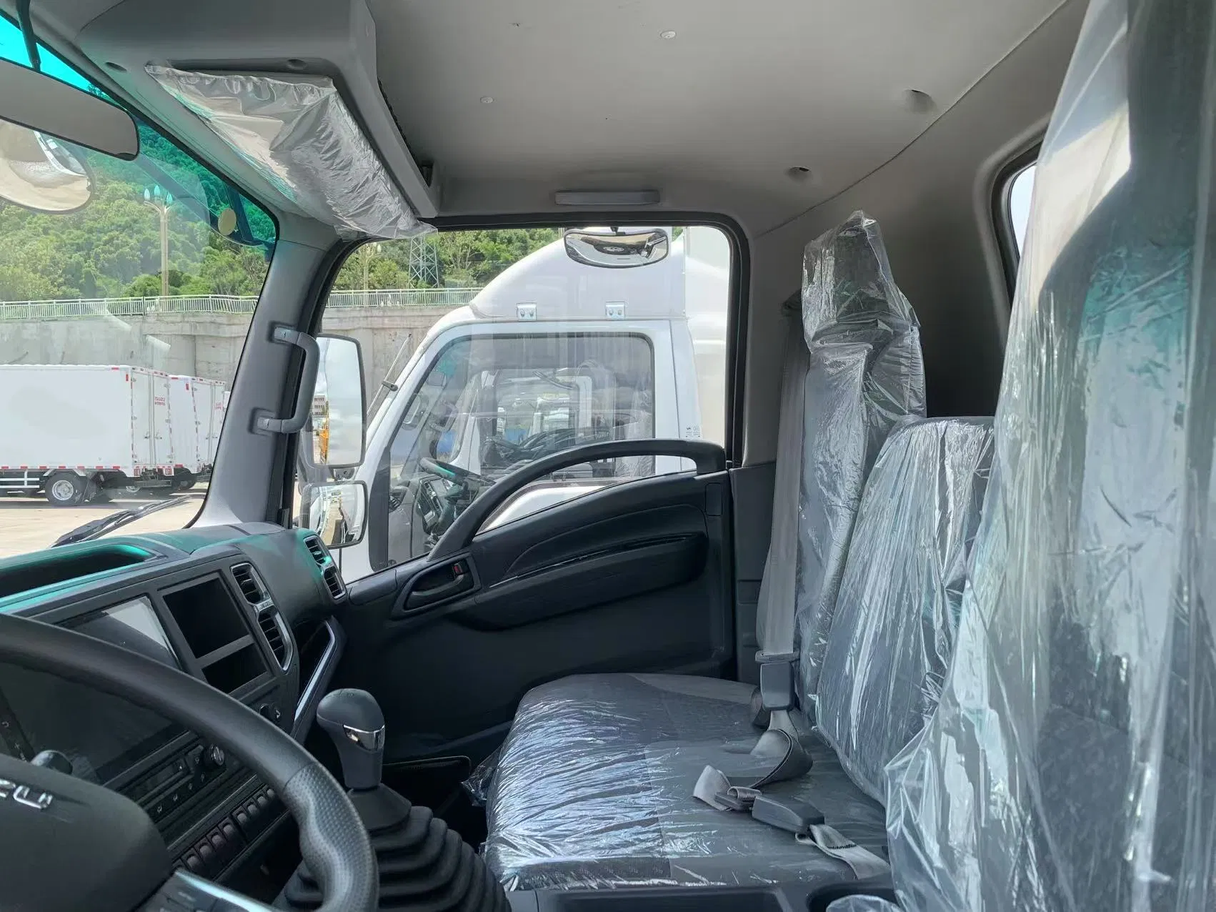 2026 New Year 2025 Model Kv100 Fence Diesel Cargo Truck Light Truck Bulk Feed Transport Trucks Livestock Transport