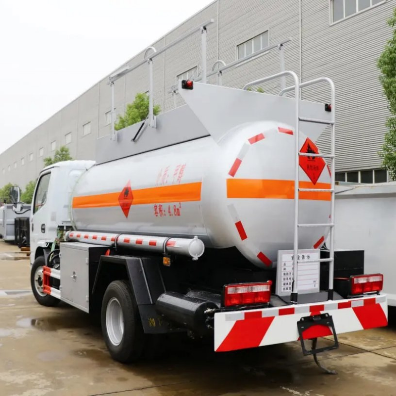 Customized Original Factory LHD or Rhd Oil Tank Truck Chemical Liquid Delivery Transportion Fuel Tanker Truck