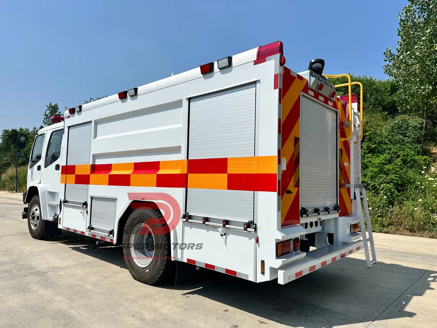 Reliable China Fire Engine Isuzu Fvr 1500 Gallons 6000L 8000L 8ton 8000liters Water &amp; Foam Fire Fighting Truck with Fire Pump