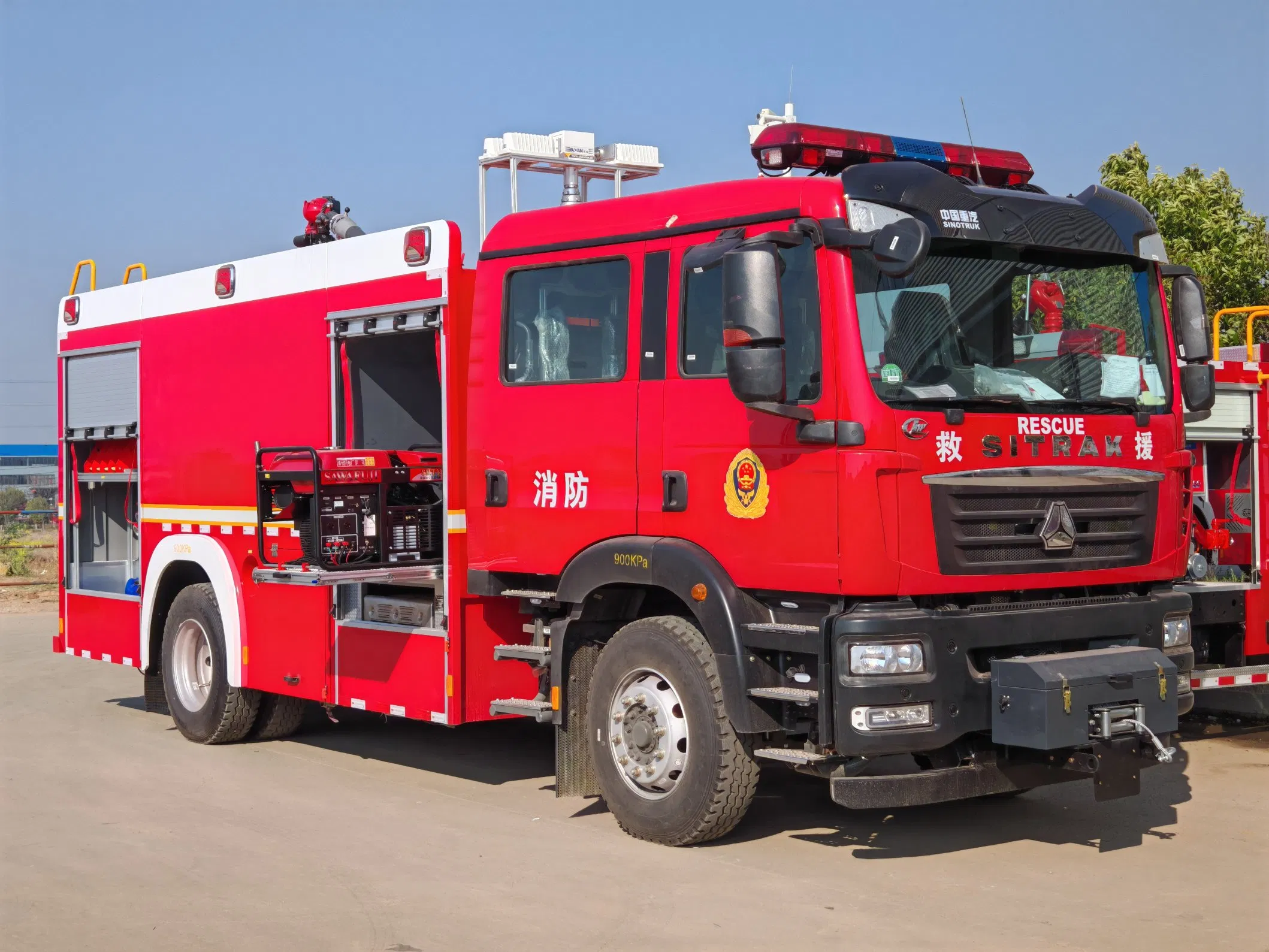 Factory Sale Brand New HOWO 4X4 6X6 All Wheel Drive Foam Water Fire Engine Fighting Equipment Fire Truck for Rescue