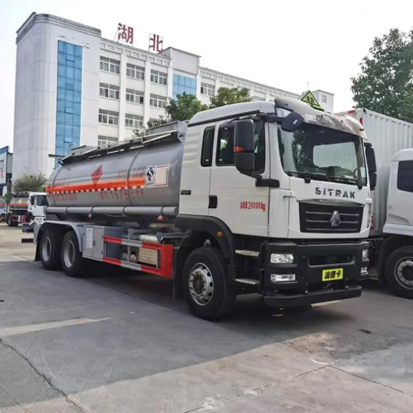 Customized Original Factory LHD or Rhd Oil Tank Truck Chemical Liquid Delivery Transportion Fuel Tanker Truck