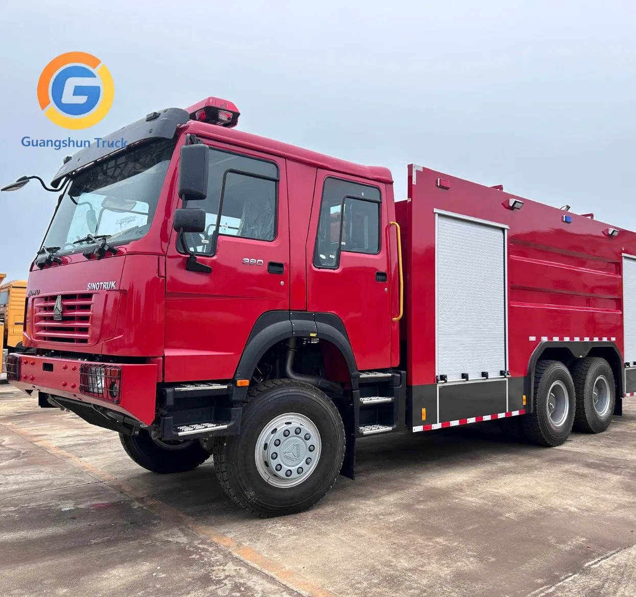 Factory Sale Brand New HOWO 4X4 6X6 All Wheel Drive Foam Water Fire Engine Fighting Equipment Fire Truck for Rescue