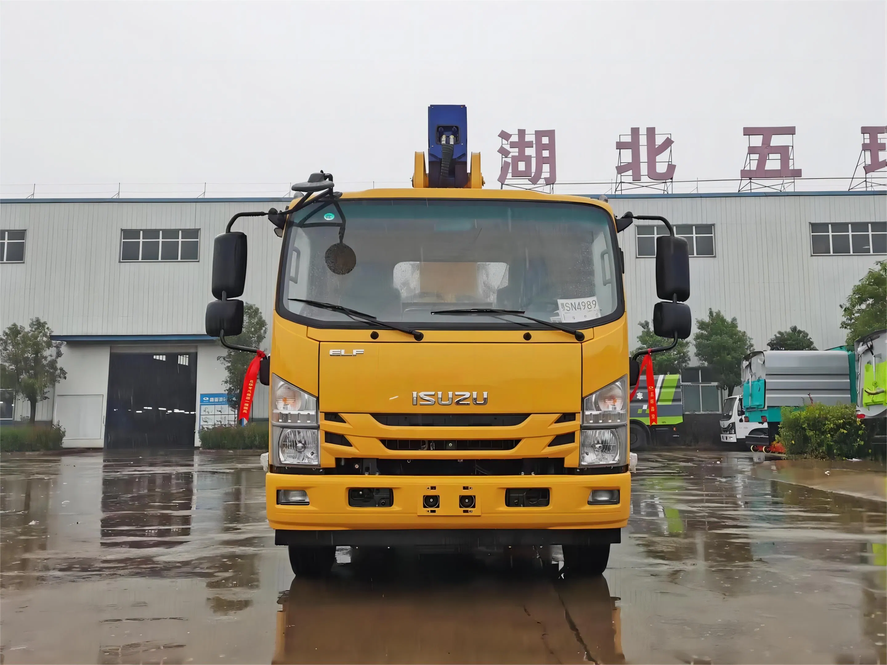 Japanese Brand Truck Mounted Aerial Work Platform Truck Telescopic Boom Bucket Truck 30m 32m 34m Working Height for Sales