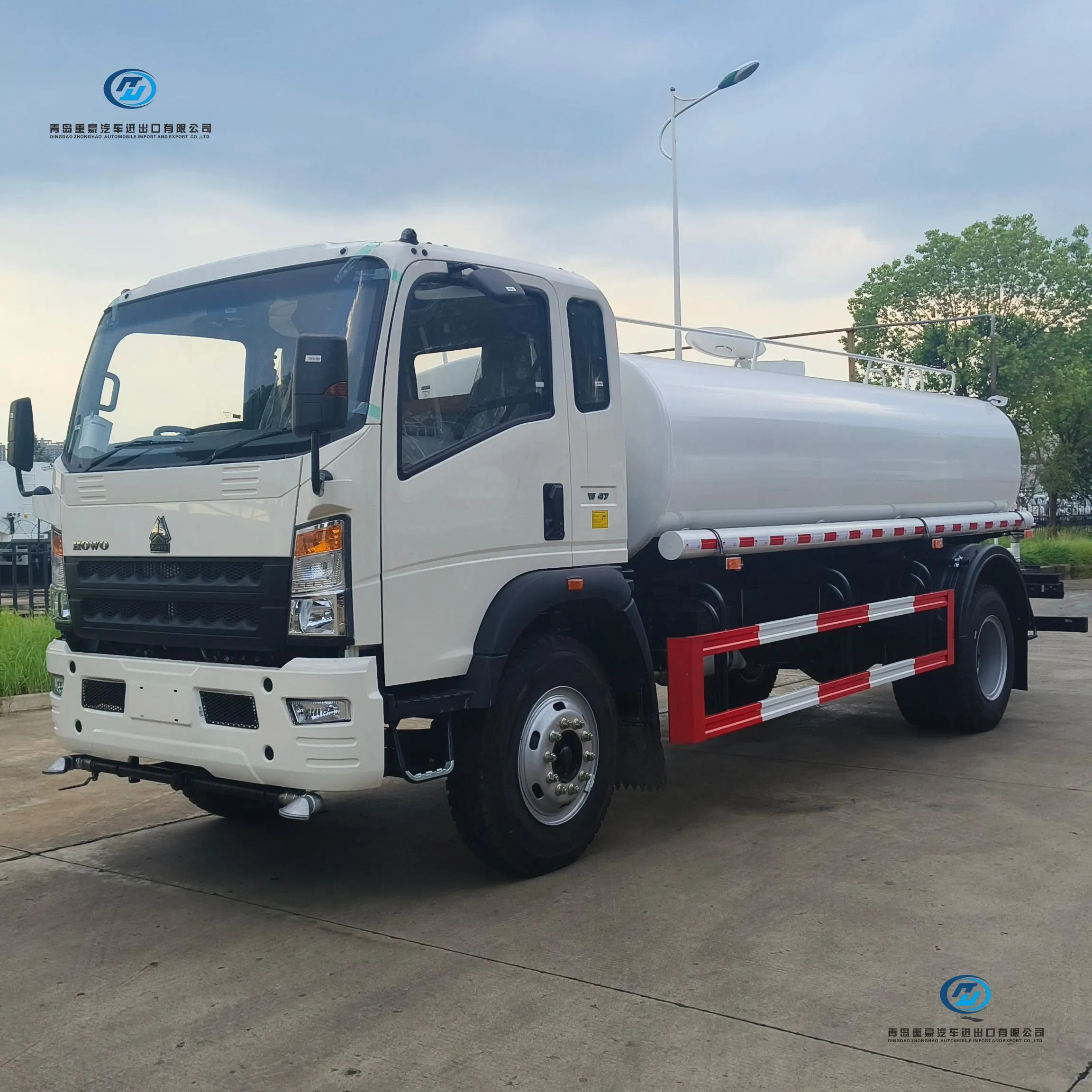 Sinotruk New Used HOWO Drinking Cleaning Fire Fighting Sprat Sweeper Cargo Van Lorry Bowser Delivery Transport Road Sprinkler Barrow Water Tank Tanker Truck
