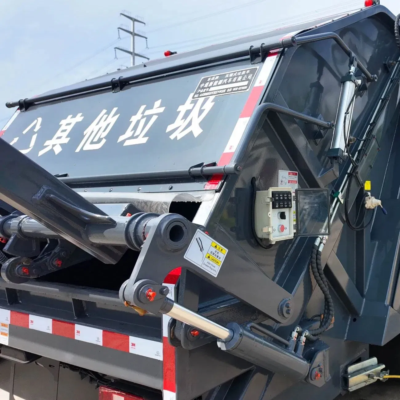 SINOTRUK HOWO 4X2 6X4 5CBM 10CBM Garbage Truck Garbage Compactor Compressed Waste Collection Truck Refuse Compactor Truck Compression Garbage Truck Waste Truck
