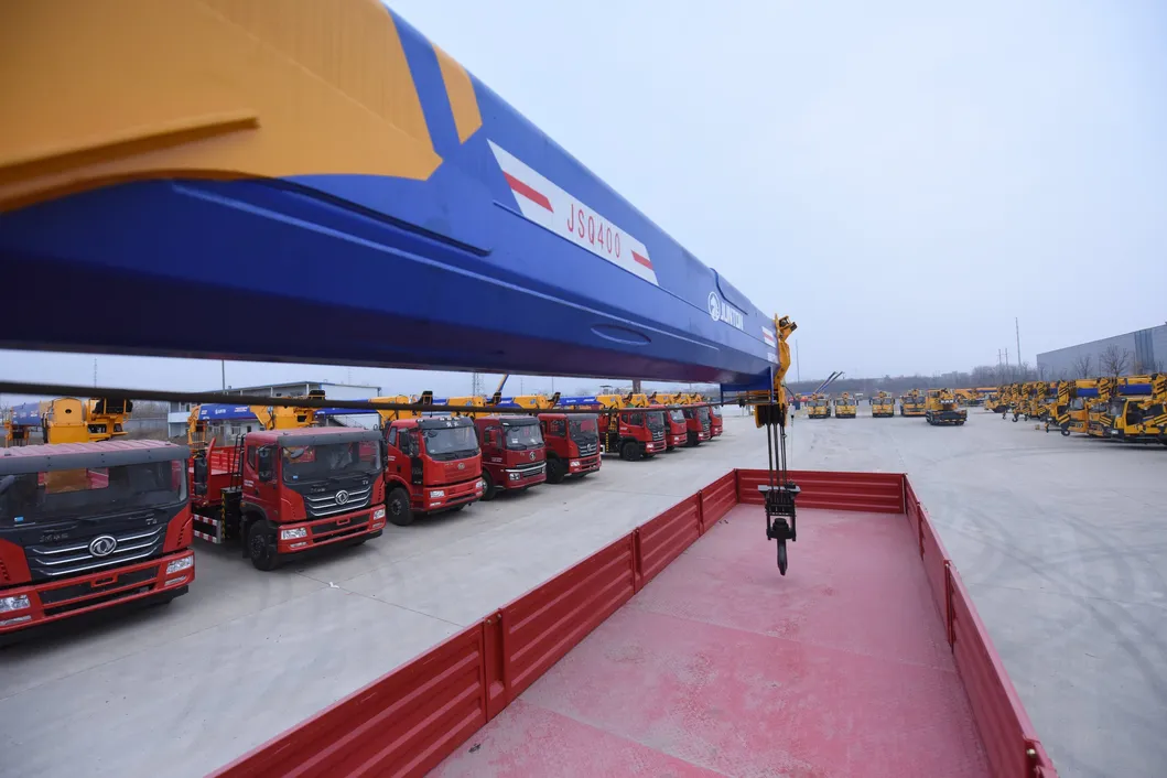 Crane Truck Detail 1