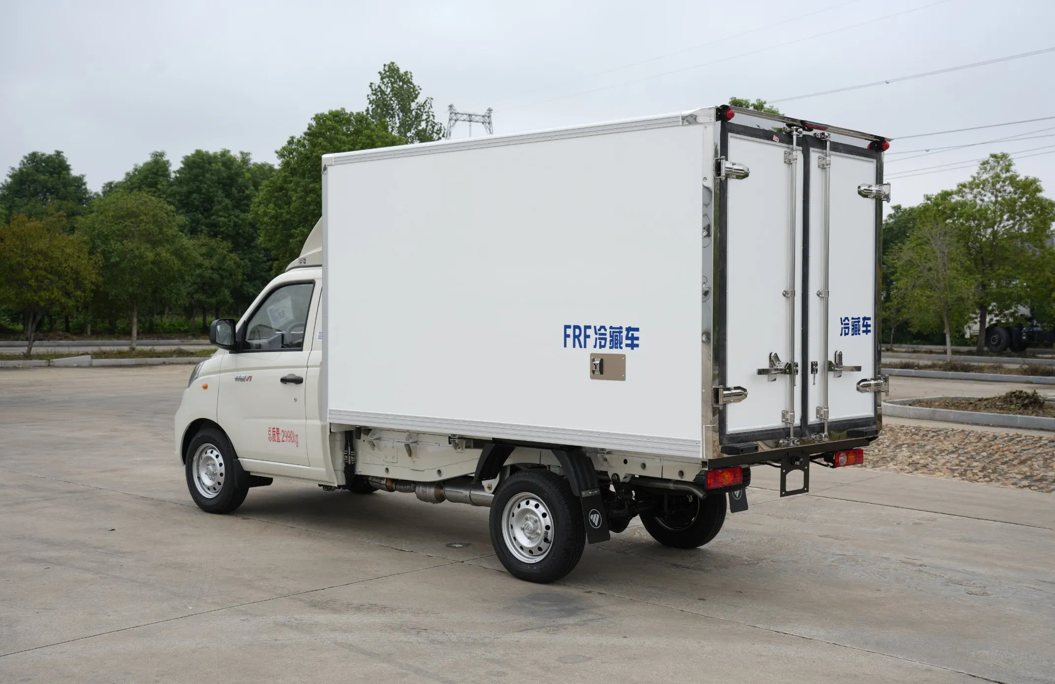 Good Insulation Performance Futian 4*2 1.2t Food Truck Refrigerator Box Truck