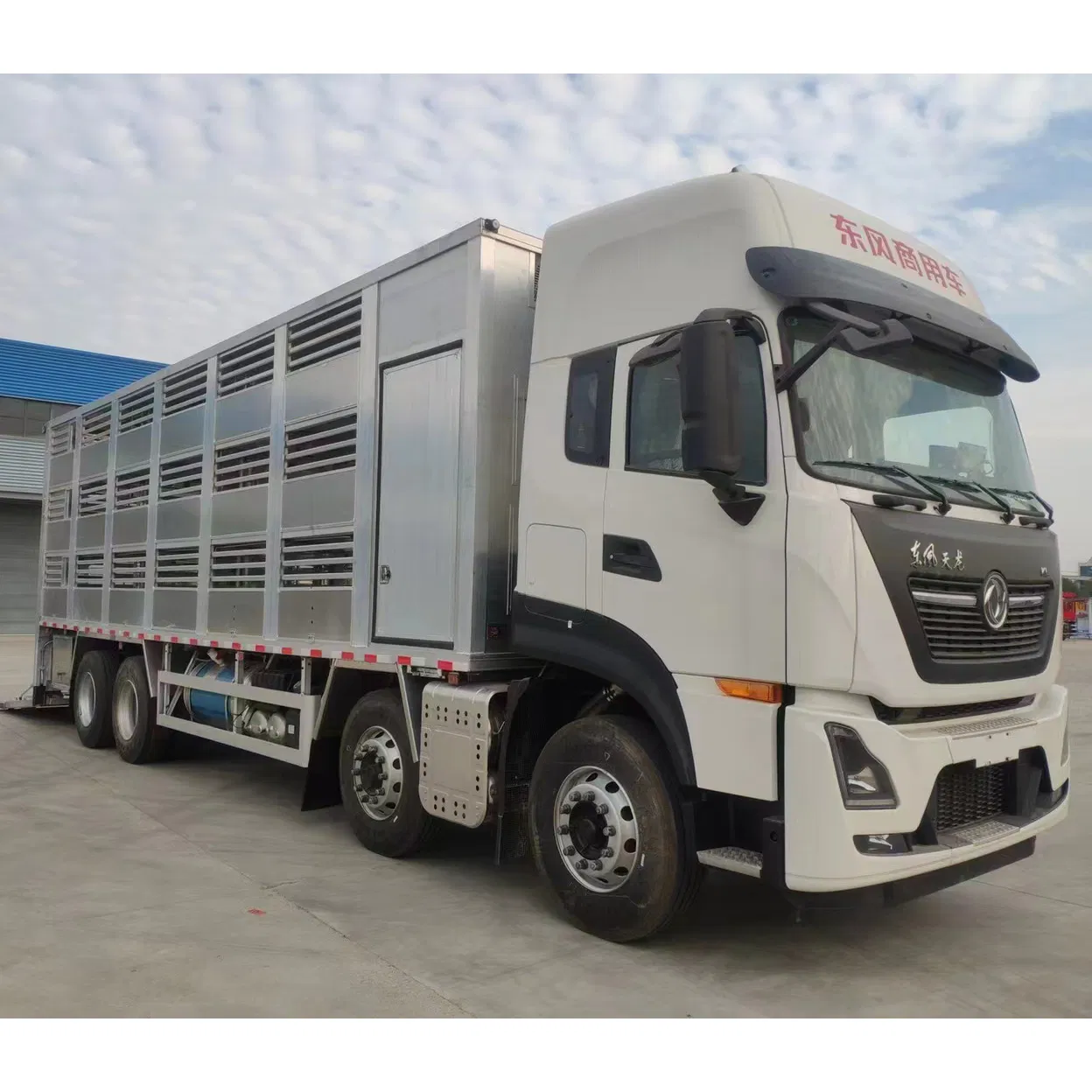 Made in China Aluminum Alloy 8*4 Pig Cart and Sheep Cart Can Pull 800-1000 Livestock and Poultry Transport Trucks