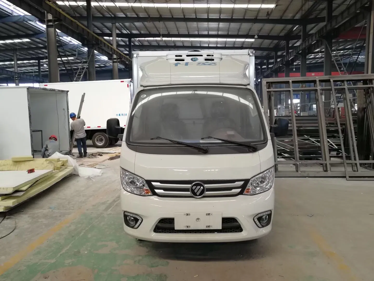 4X2 Small Brand New Day Old Chicken Cooling Box Body Livestock Transport Refrigerated Truck