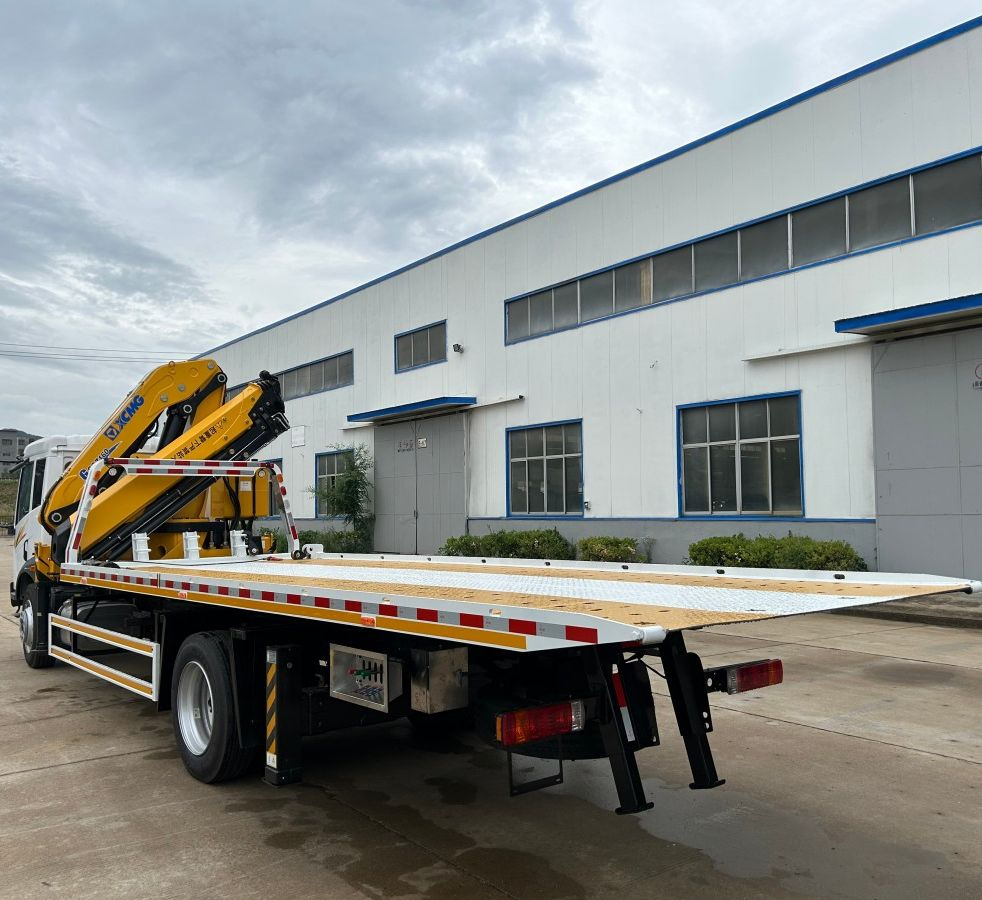 5-10 tons wrecker for sale flatbed rollback tow truck