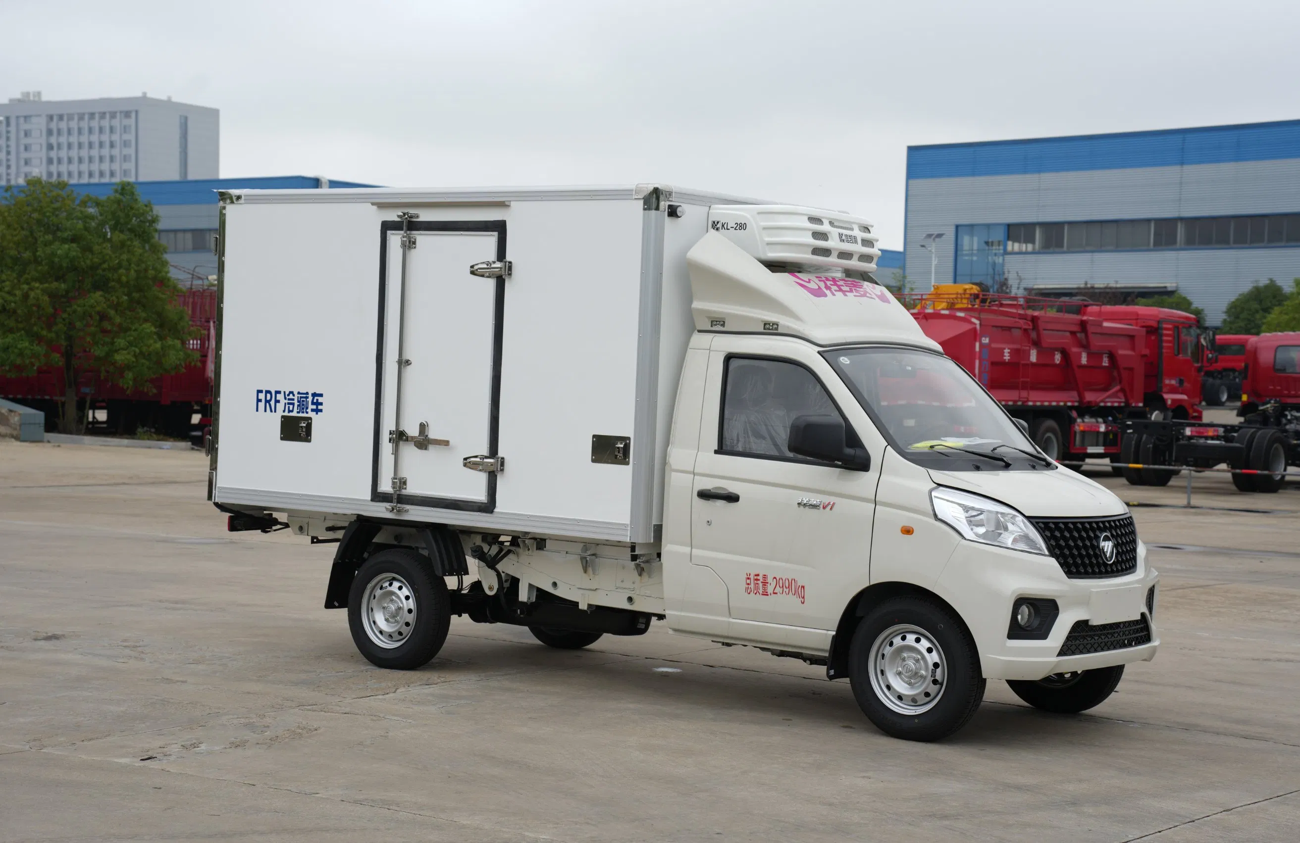 Good Insulation Performance Futian 4*2 1.2t Food Truck Refrigerator Box Truck