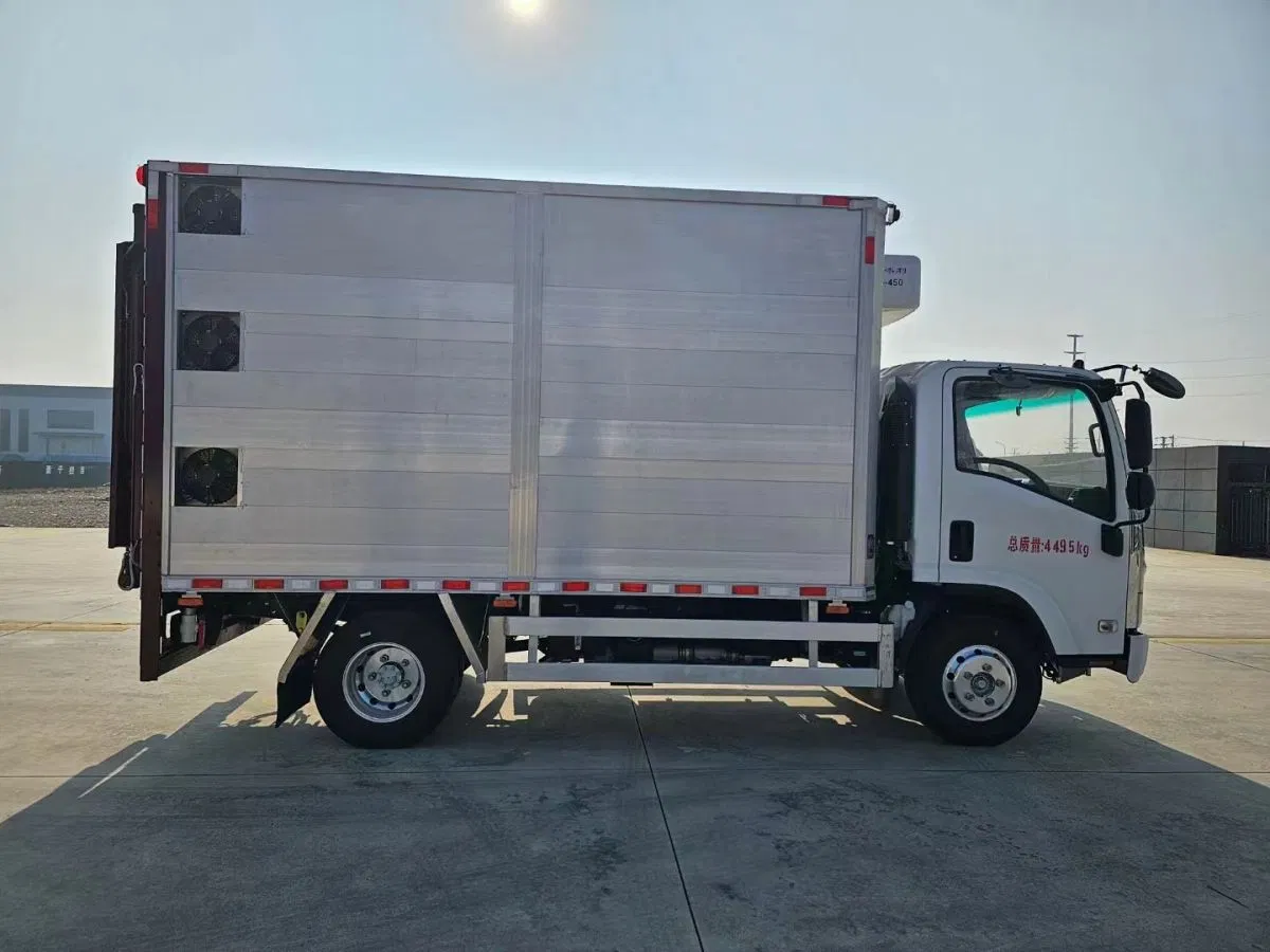 60~90 Pcs FAW Livestock transport truck Live Pig Hog Goat Sheep Truck